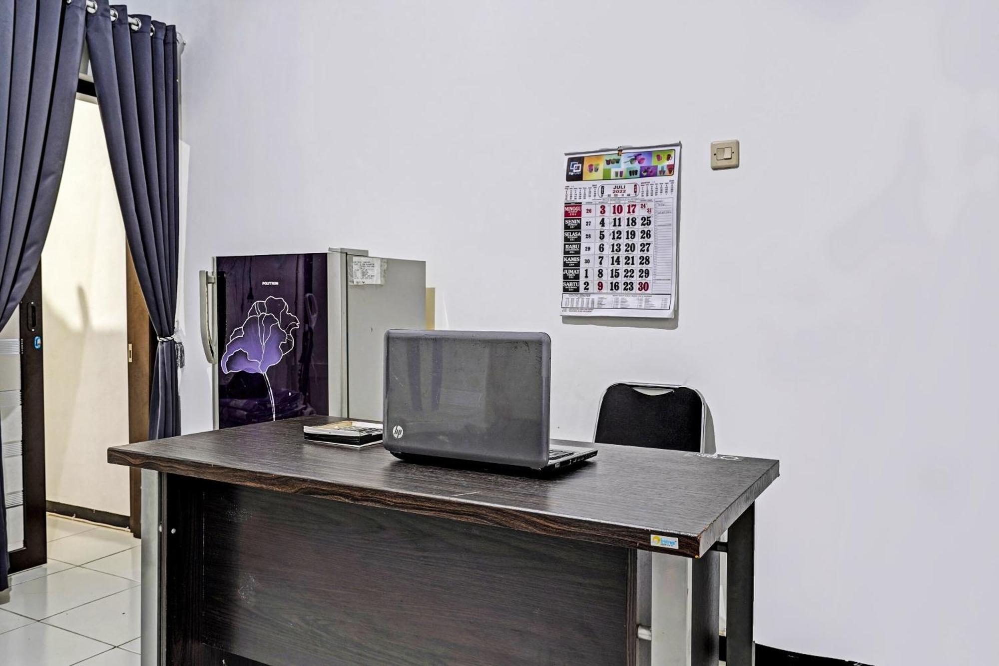 Oyo 91334 Permata Papua Guest House Pameungpeuk  ภายนอก รูปภาพ