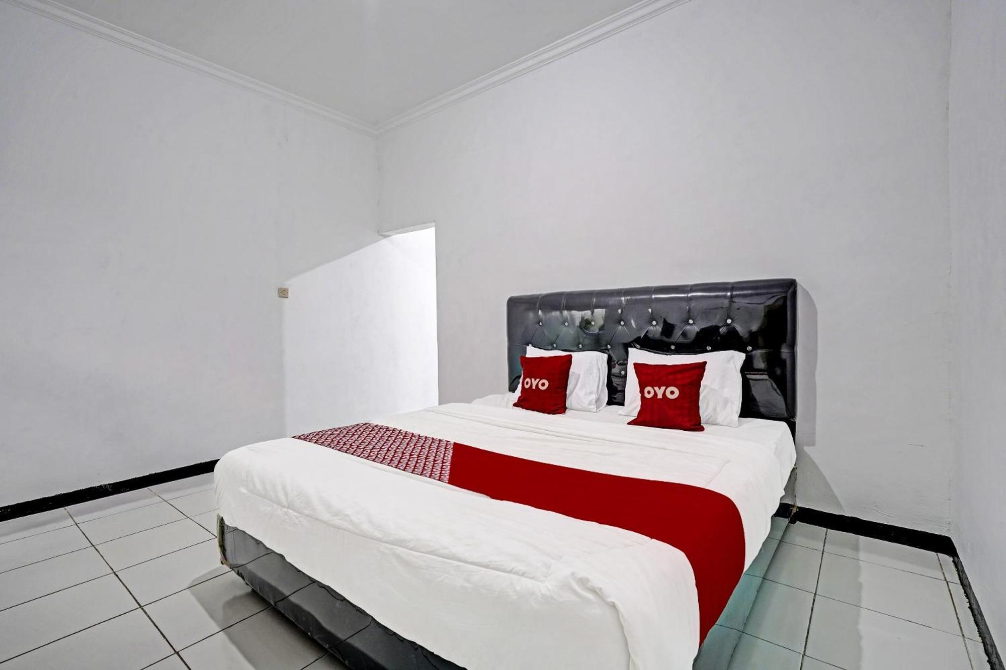 Oyo 91334 Permata Papua Guest House Pameungpeuk  ภายนอก รูปภาพ