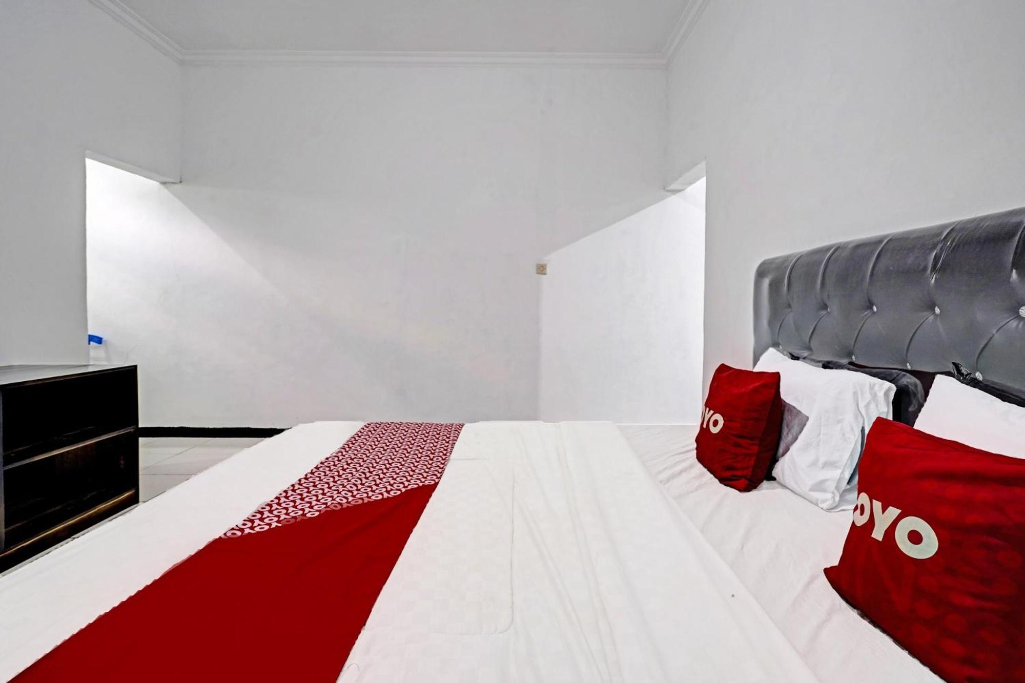 Oyo 91334 Permata Papua Guest House Pameungpeuk  ภายนอก รูปภาพ
