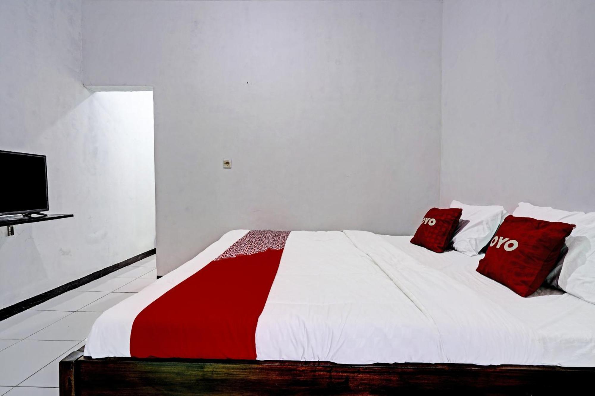 Oyo 91334 Permata Papua Guest House Pameungpeuk  ภายนอก รูปภาพ