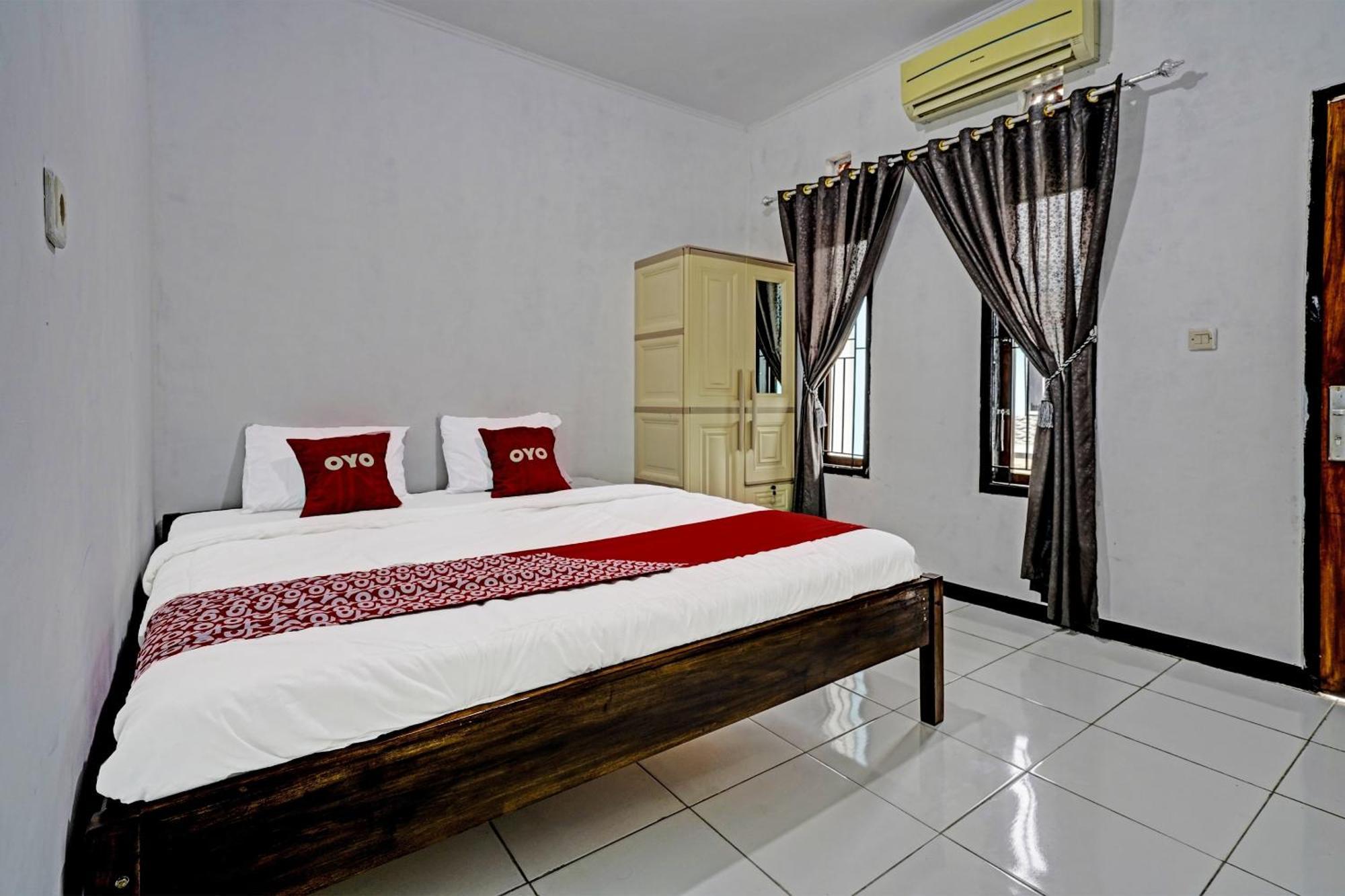 Oyo 91334 Permata Papua Guest House Pameungpeuk  ภายนอก รูปภาพ