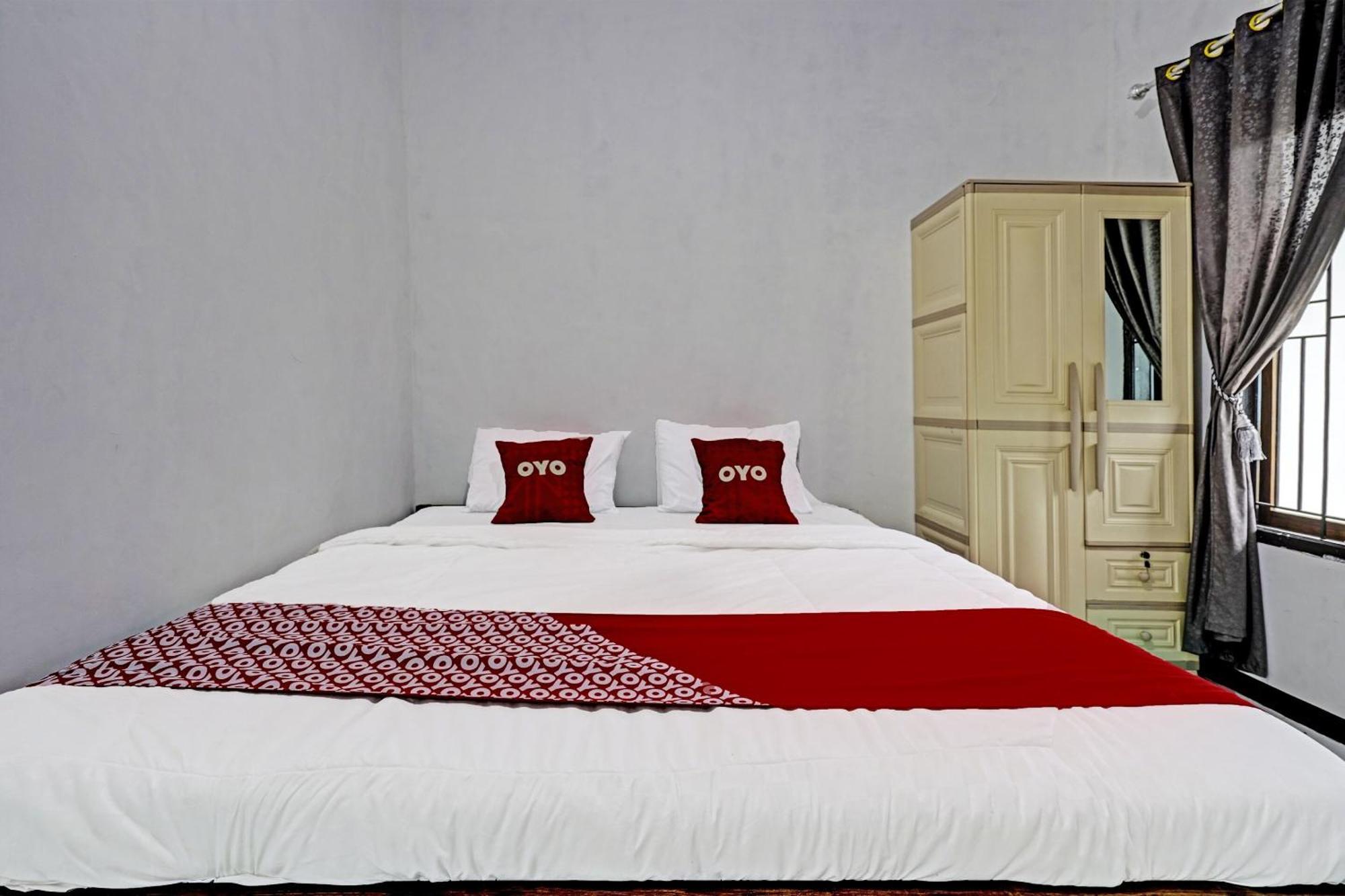 Oyo 91334 Permata Papua Guest House Pameungpeuk  ภายนอก รูปภาพ