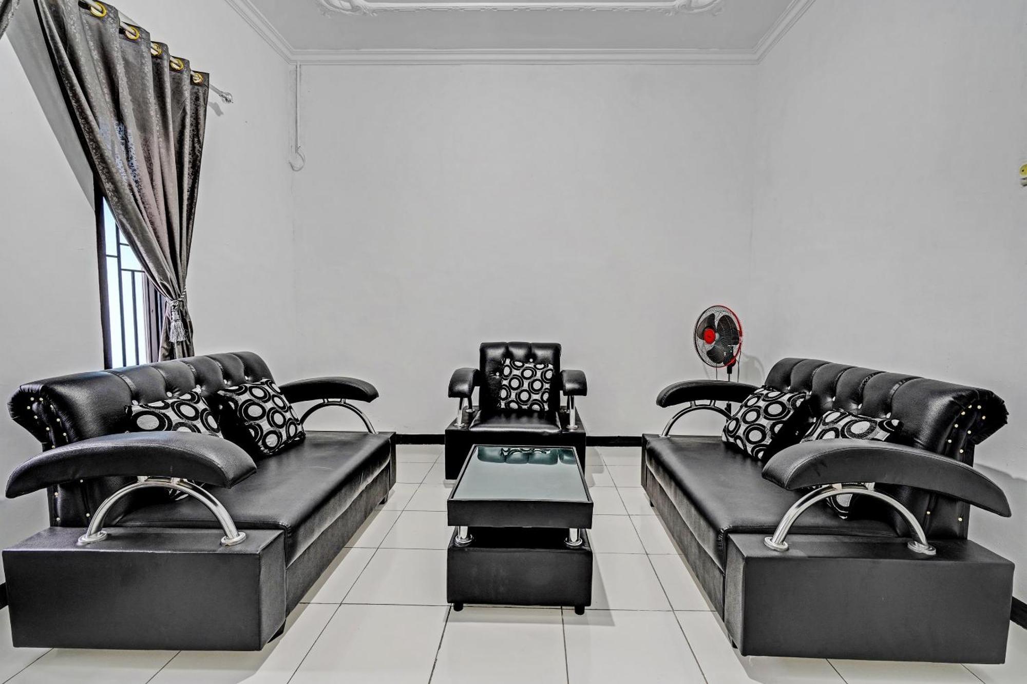 Oyo 91334 Permata Papua Guest House Pameungpeuk  ภายนอก รูปภาพ