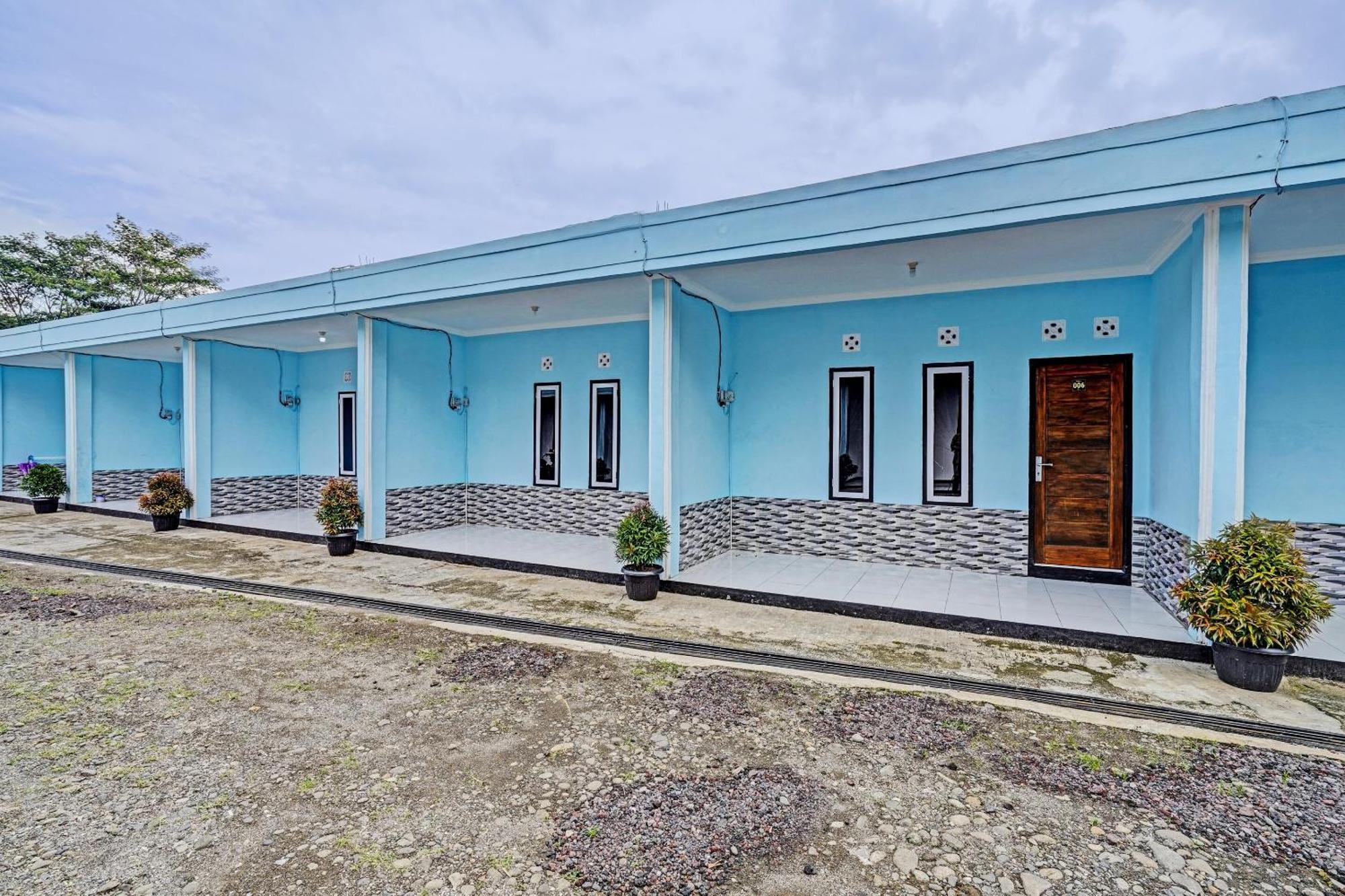 Oyo 91334 Permata Papua Guest House Pameungpeuk  ภายนอก รูปภาพ